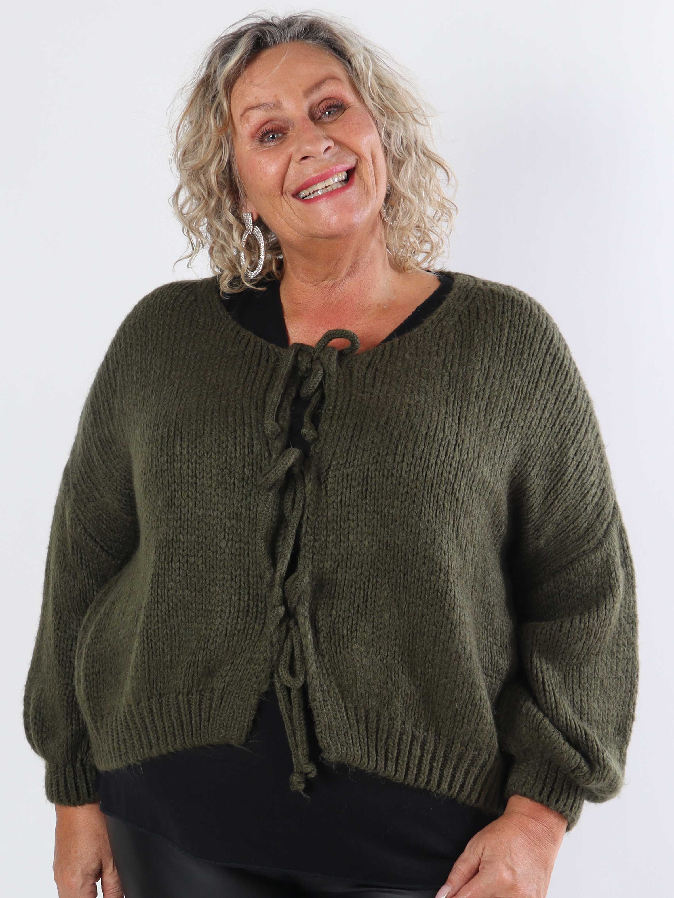 Kimberly - Sød plus size strikcardigan med sløjfer